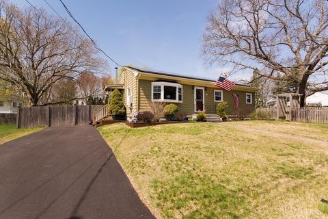 76 Jules St, Fall River, MA 02720 photo 2