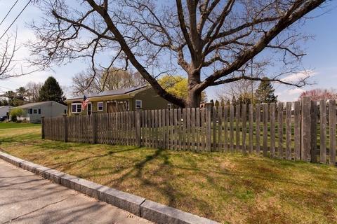 76 Jules St, Fall River, MA 02720 photo 3
