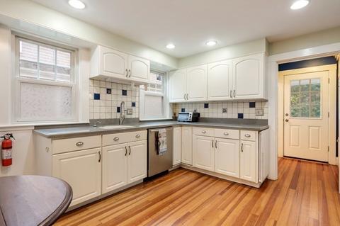 11 Pleasant St, Needham, MA 02492 photo 8