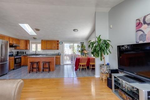 31 Travis St, Worcester, MA 01604 photo 8
