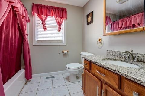 31 Travis St, Worcester, MA 01604 photo 13