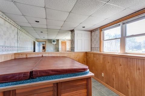 31 Travis St, Worcester, MA 01604 photo 17