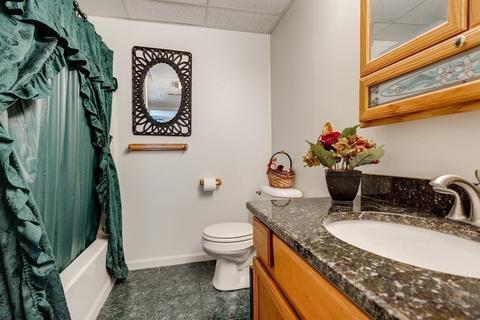 31 Travis St, Worcester, MA 01604 photo 16