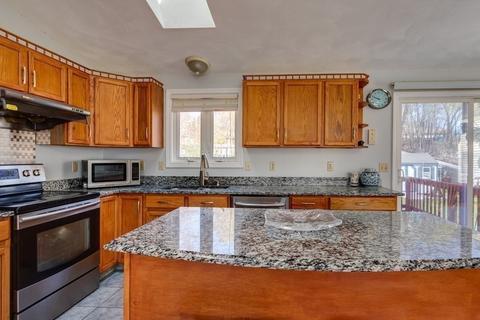 31 Travis St, Worcester, MA 01604 photo 6
