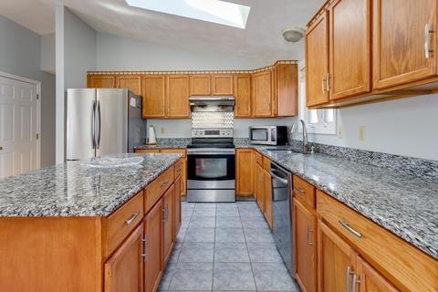 31 Travis St, Worcester, MA 01604 photo 9