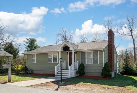 41 Bow St, Saugus, MA 01906 photo 2