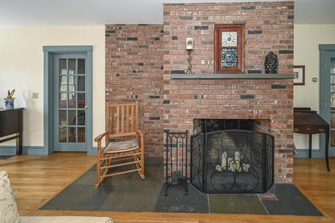 331 Old Jail Ln, Barnstable, MA 02630 photo 5