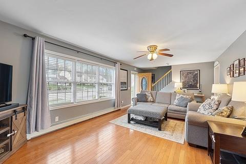 83 Fourth St, Worcester, MA 01602 photo 5