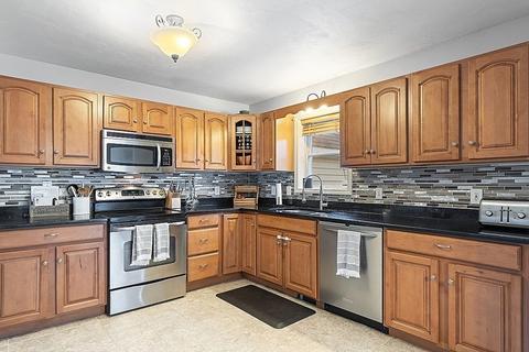 83 Fourth St, Worcester, MA 01602 photo 7