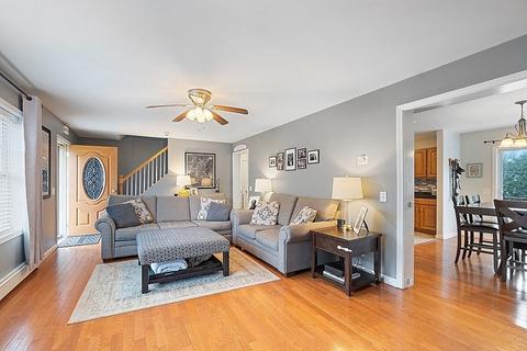 83 Fourth St, Worcester, MA 01602 photo 4