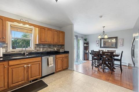 83 Fourth St, Worcester, MA 01602 photo 8