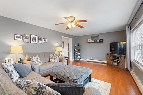 83 Fourth St, Worcester, MA 01602 photo 3