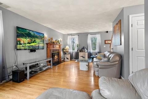 11 Nelson Ave, Reading, MA 01867 photo 8