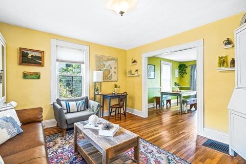 7 Doane Ave, Beverly, MA 01915 photo 4