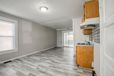 1603 Dwight St, Springfield, MA 01107 photo 4