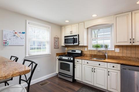 104 Crane St, Dedham, MA 02026 photo 5
