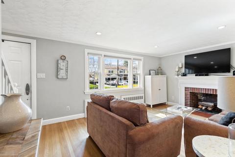16 Forest St, Saugus, MA 01906 photo 6