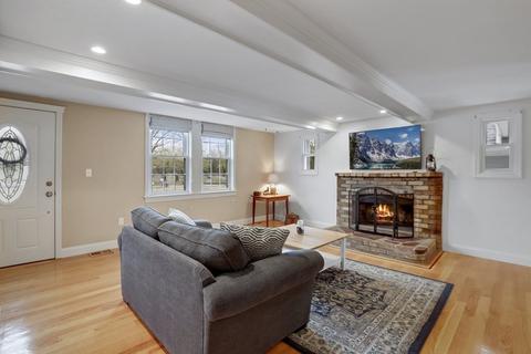 81 Parker St, Maynard, MA 01754 photo 2