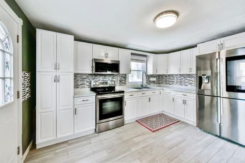 45 Pidgeon Dr, Springfield, MA 01119 photo 6