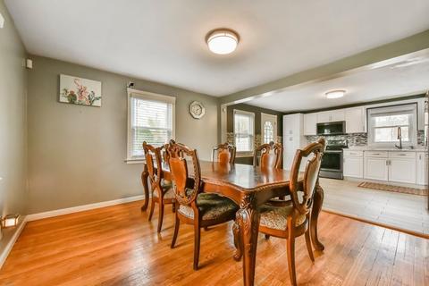 45 Pidgeon Dr, Springfield, MA 01119 photo 3