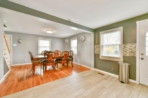 45 Pidgeon Dr, Springfield, MA 01119 photo 4
