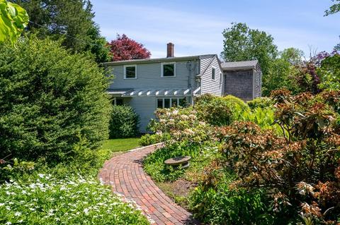 387 East St, Hingham, MA 02043 photo 1