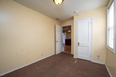 653 Carew St, Springfield, MA 01104 photo 9