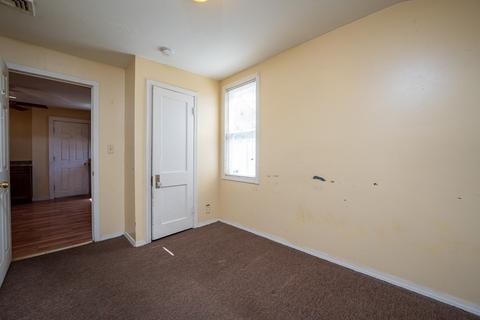 653 Carew St, Springfield, MA 01104 photo 8