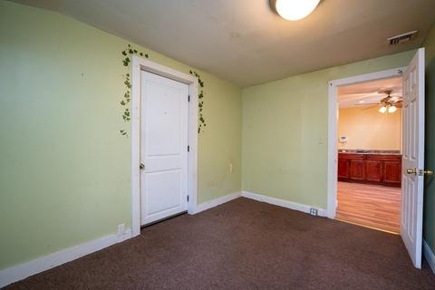 653 Carew St, Springfield, MA 01104 photo 12