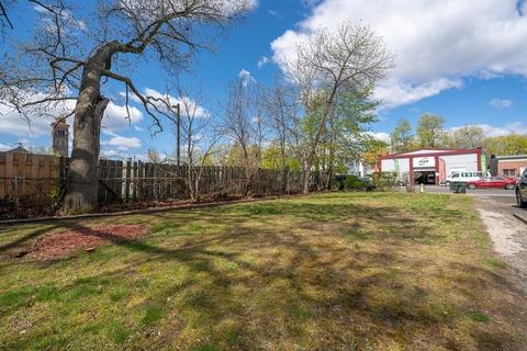 653 Carew St, Springfield, MA 01104 photo 22