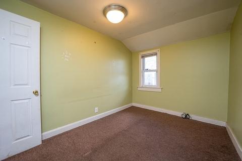 653 Carew St, Springfield, MA 01104 photo 11
