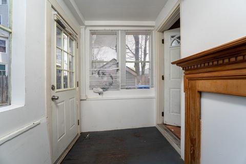 653 Carew St, Springfield, MA 01104 photo 17