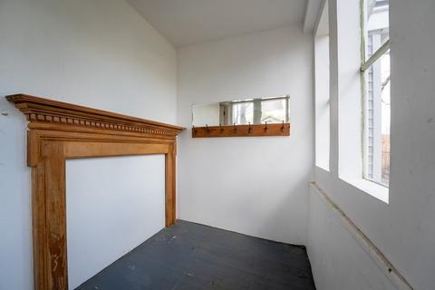 653 Carew St, Springfield, MA 01104 photo 18