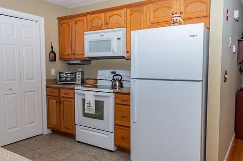 1 Concord Ct #B, Webster, MA 01570 photo 9