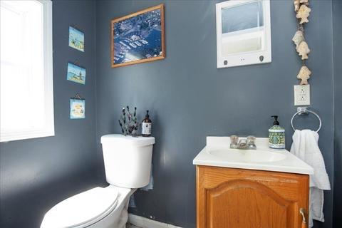 33 Coolidge Rd, Danvers, MA 01923 photo 16