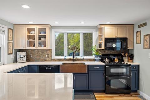 19 Prince Pl, Danvers, MA 01923 photo 9