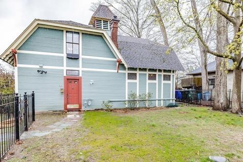 360 Maple St, Springfield, MA 01105 photo 1