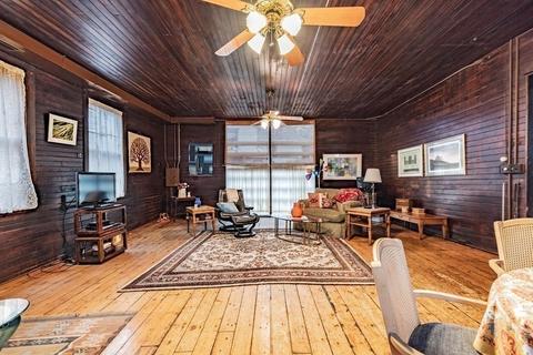 360 Maple St, Springfield, MA 01105 photo 9