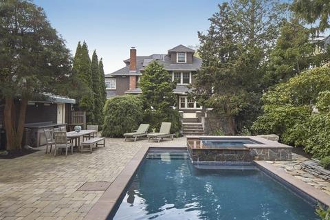 100 Warren St, Needham, MA 02492 photo 2