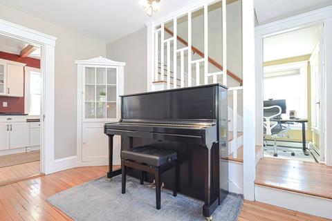 76 Maple St, Framingham, MA 01702 photo 12