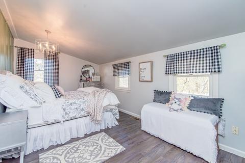 46 E Street Ave, Chicopee, MA 01020 photo 20