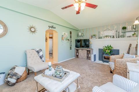 46 E Street Ave, Chicopee, MA 01020 photo 17