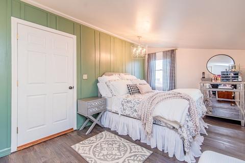 46 E Street Ave, Chicopee, MA 01020 photo 21