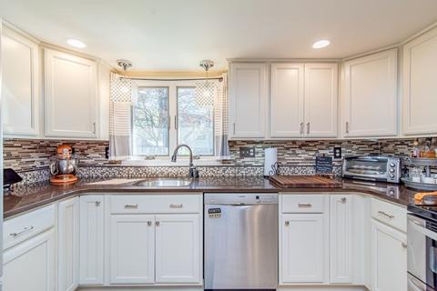 46 E Street Ave, Chicopee, MA 01020 photo 10