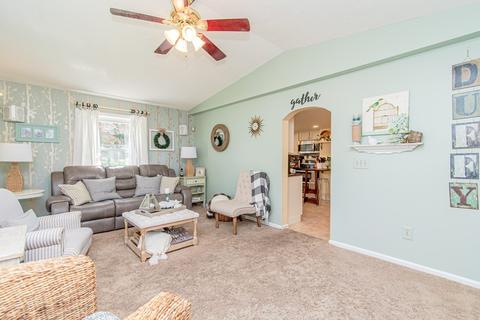 46 E Street Ave, Chicopee, MA 01020 photo 16