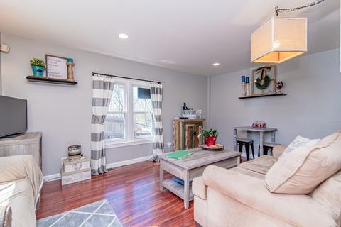 46 E Street Ave, Chicopee, MA 01020 photo 3