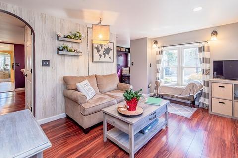 46 E Street Ave, Chicopee, MA 01020 photo 4