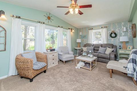 46 E Street Ave, Chicopee, MA 01020 photo 15