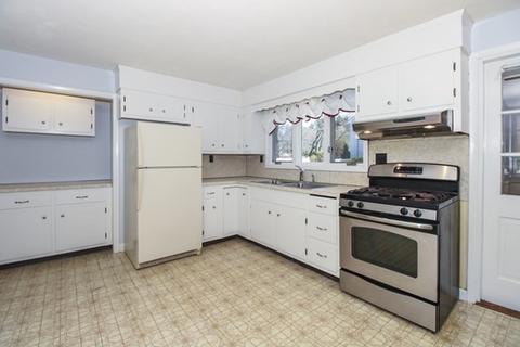 2 Pleasant View Dr, Canton, MA 02021 photo 3