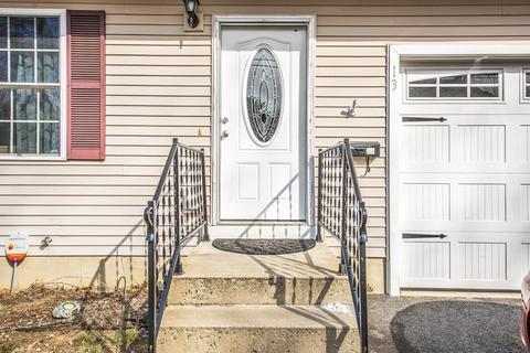 13 Ruskin St, Springfield, MA 01108 photo 11